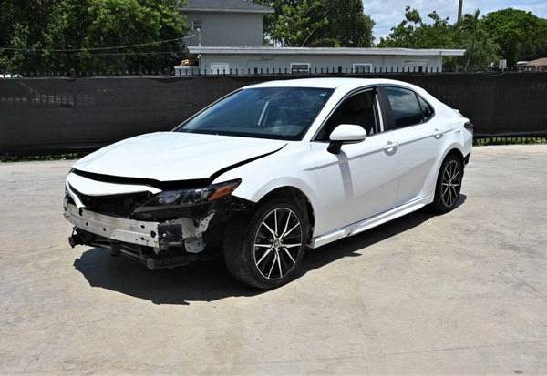 2022 Toyota Camry SE vehicle photo 1