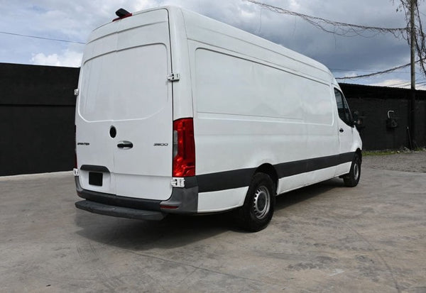 2022 Mercedes-Benz Sprinter 2500 photo 3