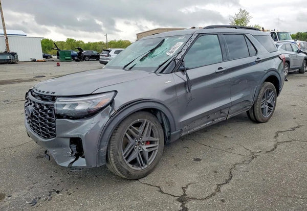 2025 Ford Explorer ST-Line photo 12