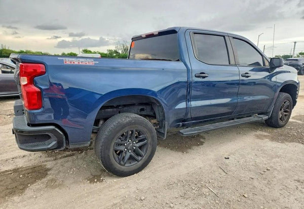 2021 Chevrolet Silverado 1500 LT Trail Boss vehicle photo 3
