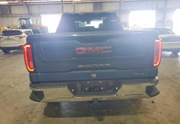 2024 GMC Sierra 1500 SLT vehicle photo 6