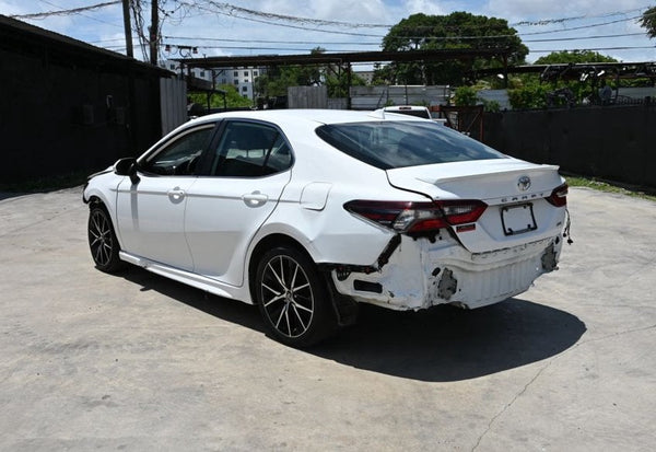 2022 Toyota Camry SE vehicle photo 3