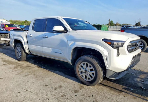 2025 Toyota Tacoma SR5 photo 12