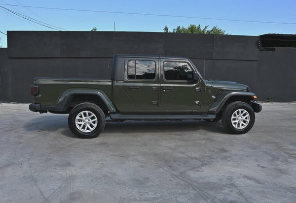2023 Jeep Gladiator Sport S vehicle photo 6