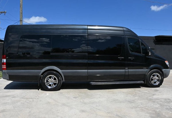 2013 Mercedes-Benz Sprinter 2500 Cargo Extended w/170" WB Van 3D vehicle photo 3