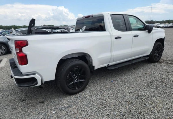 2025 Chevrolet Silverado 1500 Custom photo 3
