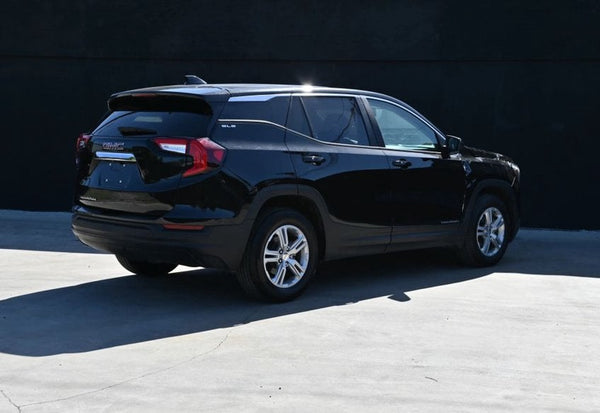 2024 GMC Terrain SLE photo 3