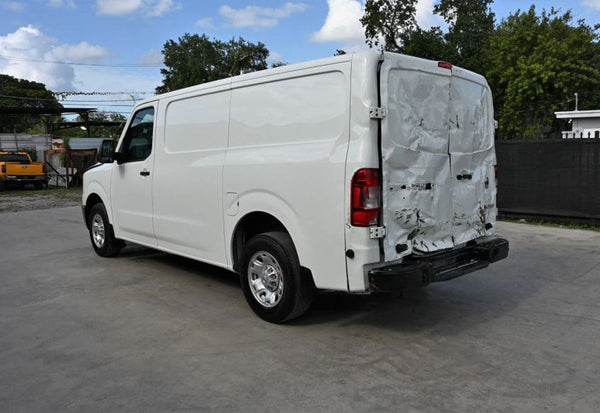 2021 Nissan NV 2500 HD SV photo 3