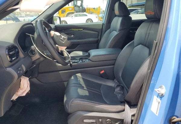 2025 Honda Pilot TrailSport vehicle photo 8
