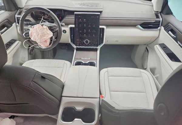2024 GMC Acadia Denali photo 9