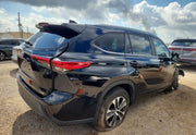 2023 Toyota Highlander XLE Sport Utility 4D thumbnail 4