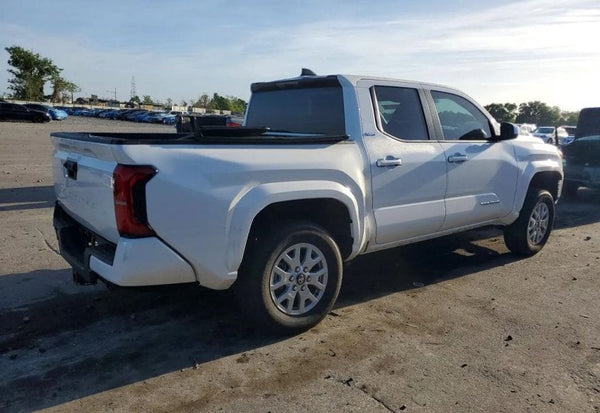 2025 Toyota Tacoma SR5 photo 3