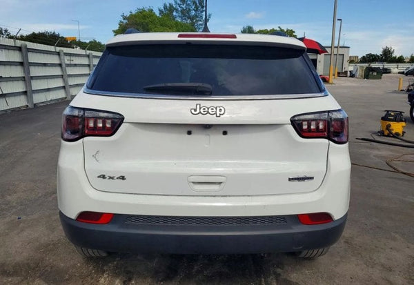 2023 Jeep Compass Latitude vehicle photo 6