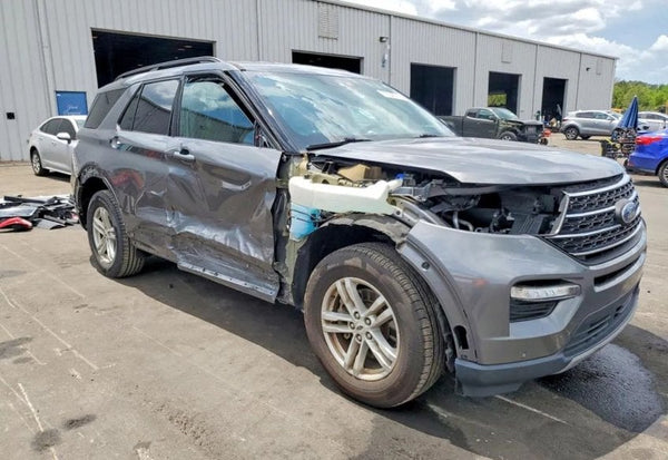 2023 Ford Explorer XLT vehicle photo 2