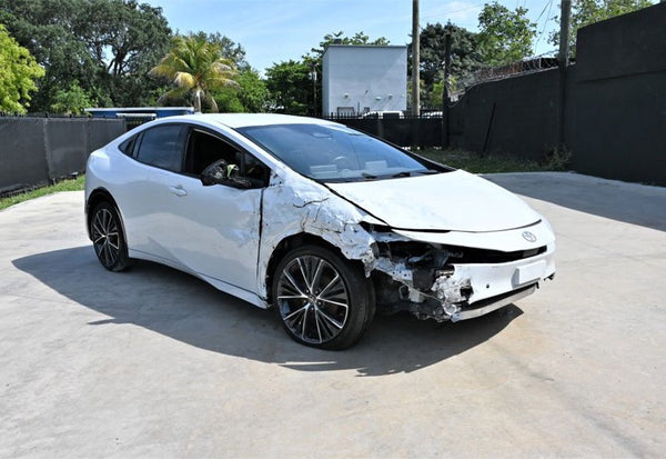 2023 Toyota Prius XLE photo 2