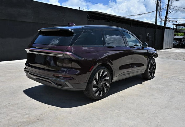 2024 Lincoln Nautilus Reserve vehicle photo 3
