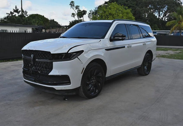 2025 Lincoln Navigator Reserve vehicle photo 2