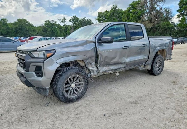 2023 Chevrolet Colorado LT photo 2