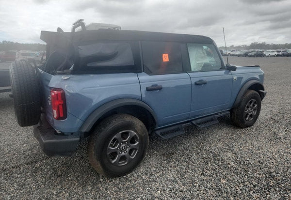 2023 Ford Bronco Base photo 3