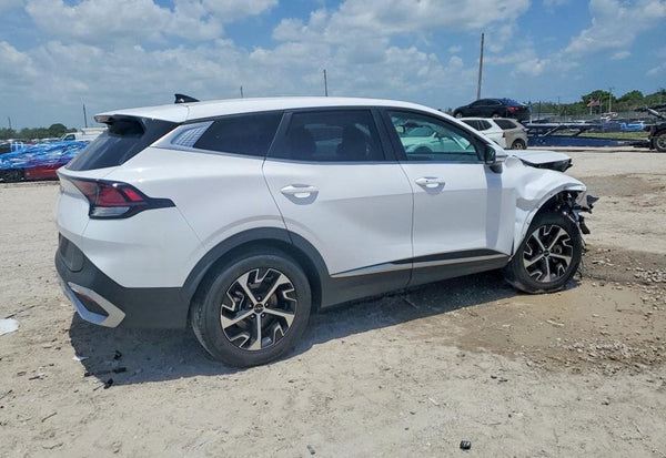 2025 Kia Sportage EX vehicle photo 4