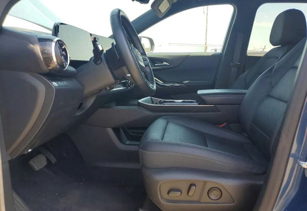 2025 Chevrolet Equinox LT photo 8