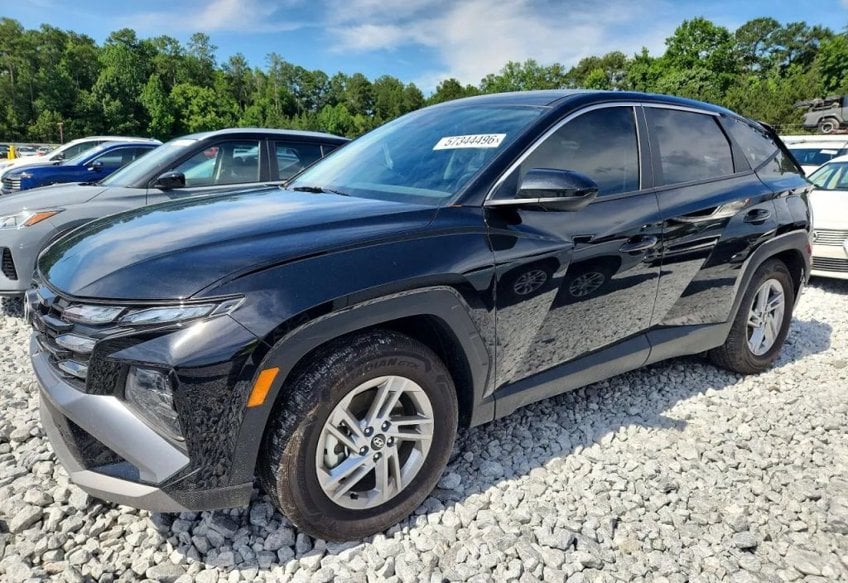 2026 Hyundai TUCSON SE main vehicle photo