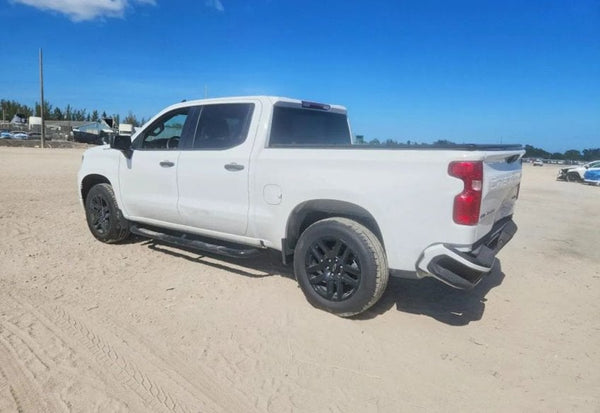 2023 Chevrolet Silverado 1500 Custom photo 3