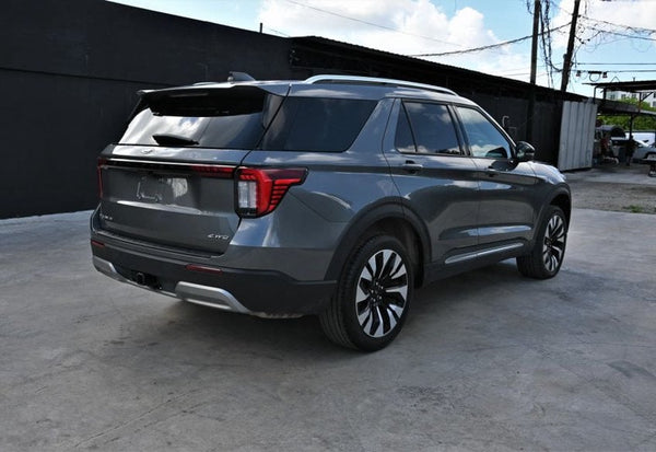 2025 Ford Explorer Platinum vehicle photo 3