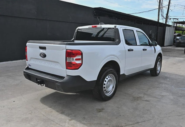 2025 Ford Maverick XL vehicle photo 3