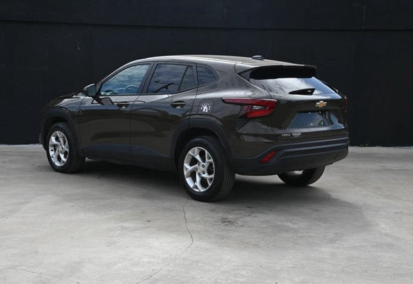 2024 Chevrolet Trax LS photo 4