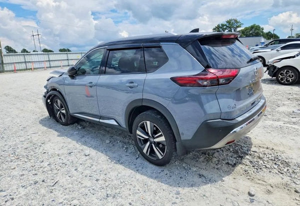 2021 Nissan Rogue Platinum vehicle photo 3