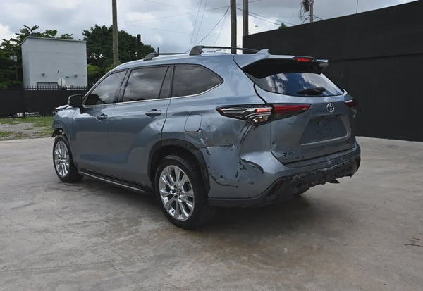 2023 Toyota Highlander Hybrid Limited vehicle photo 4