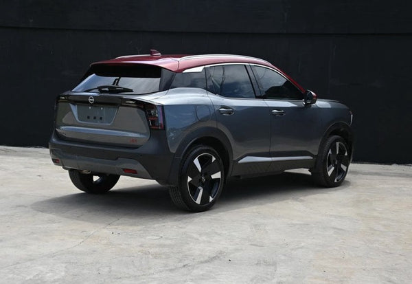 2025 Nissan Kicks SR photo 3