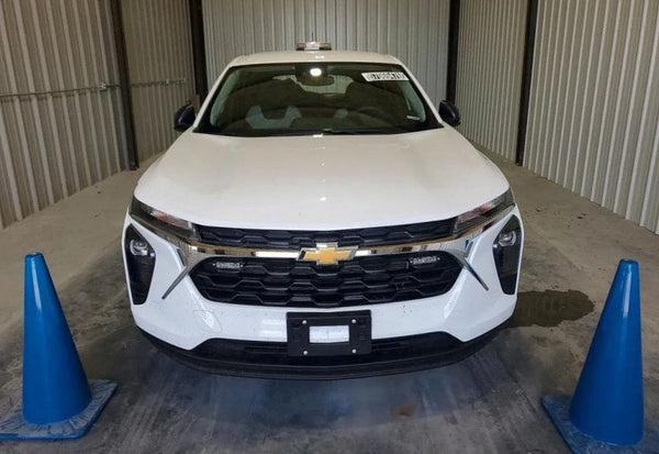 2025 Chevrolet Trax LS vehicle photo 5