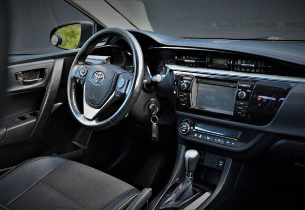 2015 Toyota Corolla S Sedan 4D photo 5