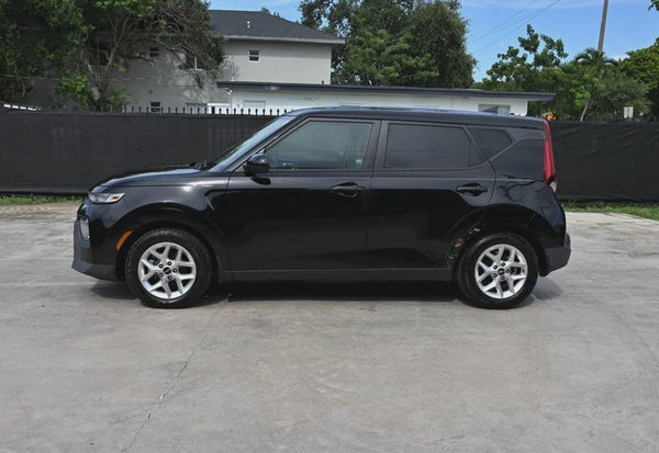 2022 Kia Soul LX Wagon 4D vehicle photo 6