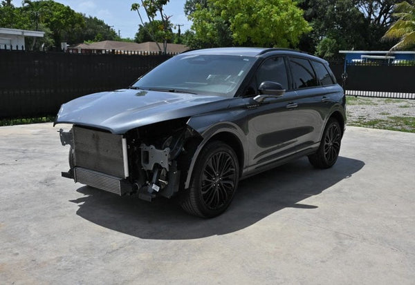 2023 Lincoln Corsair Reserve vehicle photo 2