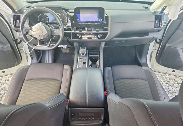 2023 Nissan Pathfinder SV vehicle photo 8