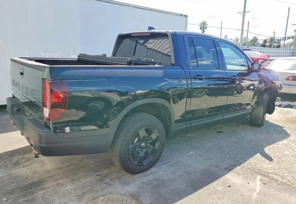 2025 Honda Ridgeline Black Edition vehicle photo 3