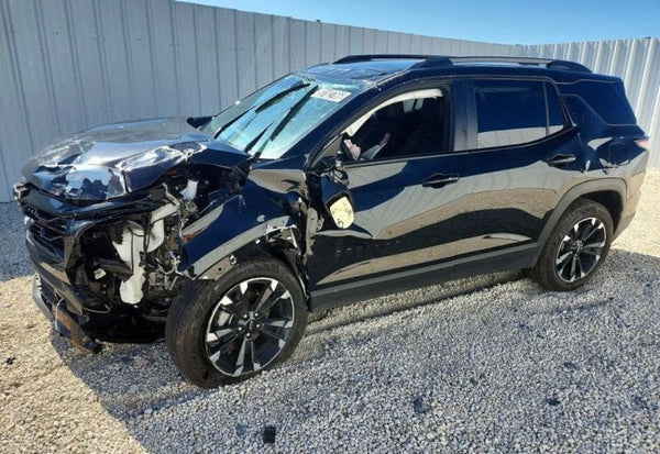 2025 Chevrolet Equinox RS Sport Utility 4D vehicle photo 2