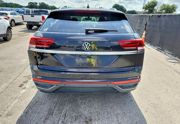 2021 Volkswagen Atlas Cross Sport SE vehicle photo 6