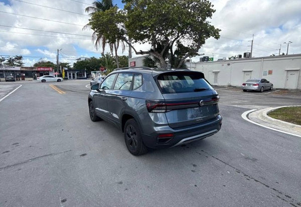 2025 Volkswagen Taos S photo 3