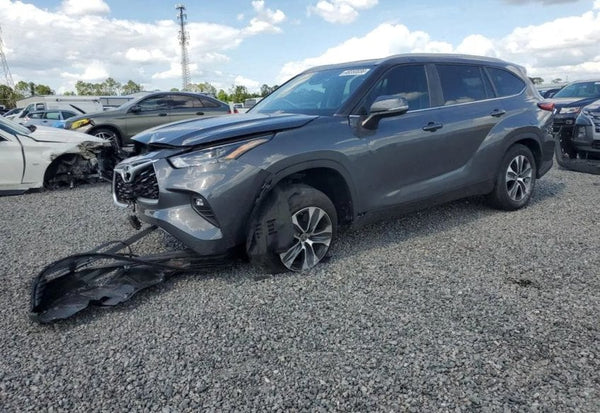 2023 Toyota Highlander XLE photo 4