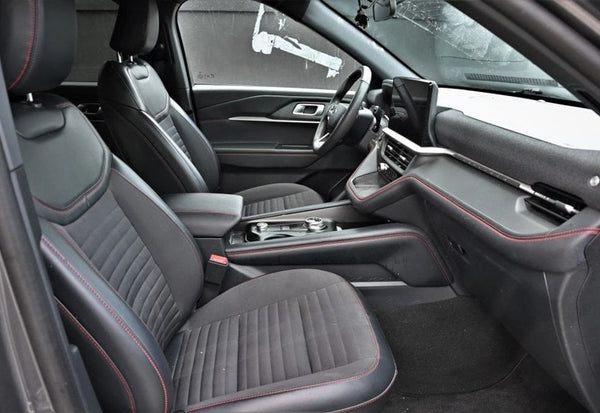 2025 Ford Explorer ST-Line vehicle photo 12