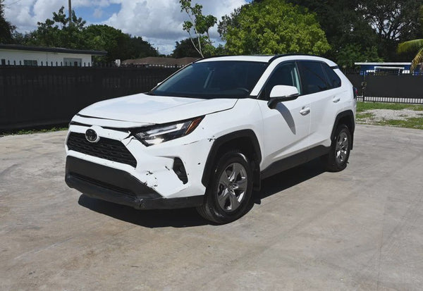2024 Toyota RAV4 XLE vehicle photo 2