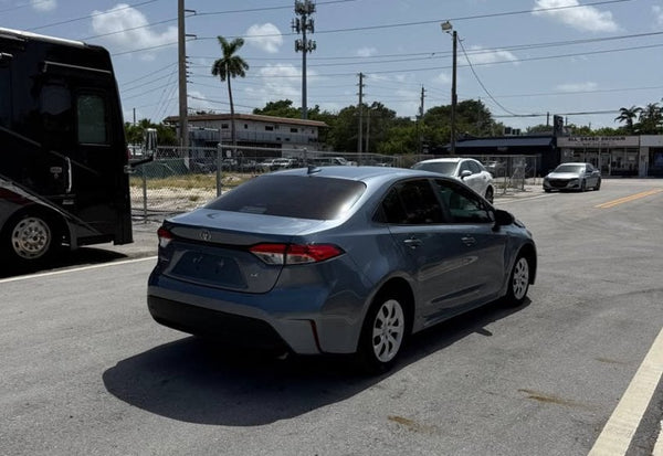 2024 Toyota Corolla LE vehicle photo 4