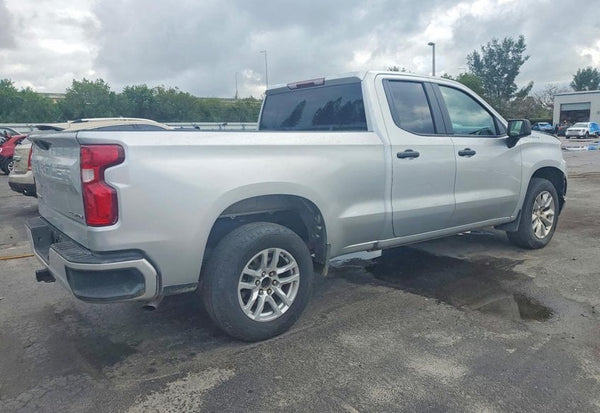 2022 Chevrolet Silverado 1500 Limited Custom photo 3