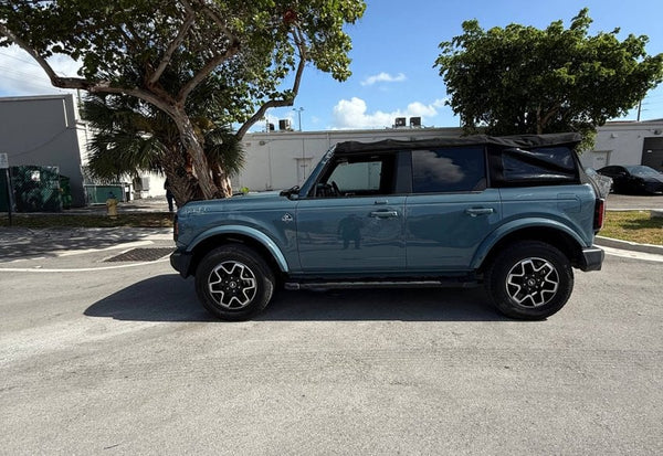 2022 Ford Bronco Base vehicle photo 5