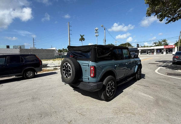 2022 Ford Bronco Base vehicle photo 4