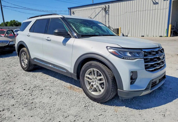 2025 Ford Explorer Active photo 12
